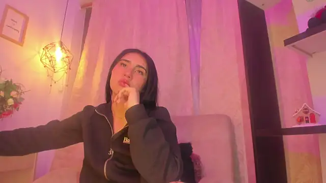 Chanttall  online show from December 4, 2024, 8:56 am