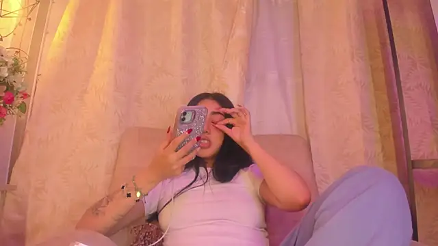 Chanttall  online show from December 18, 2024, 4:20 am