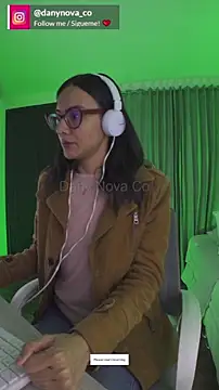 DanyNova Co online show from February 18, 2025, 7:52 pm