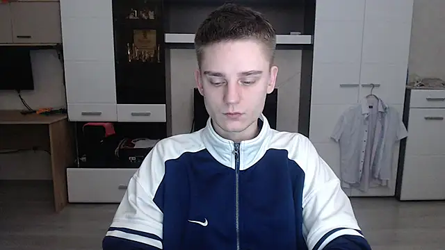 angryzan online show from December 25, 2024, 5:05 am