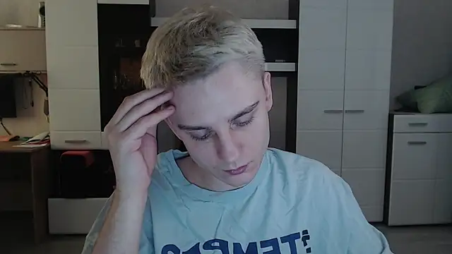 angryzan online show from February 28, 2025, 7:37 am