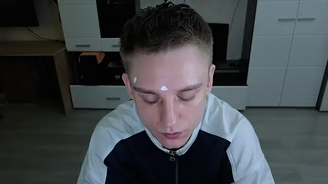 angryzan online show from April 24, 2026, 8:39 am