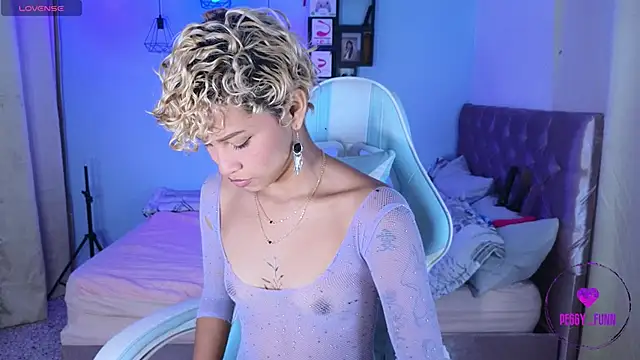 Peggy Funn online show from January 8, 2025, 12:06 am