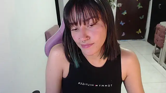 Snapshot of littleangel1_m chatting on May 4, 2026, 11:45 pm littleangel1 m online show from May 4, 2026, 11:45 pm
