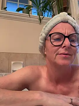 Venus22cumin online show from June 5, 2026, 3:24 am