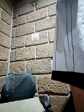 Pitudo20cmm online show from November 14, 2025, 9:41 am