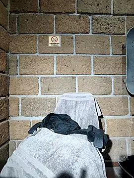 Pitudo20cmm online show from November 26, 2025, 10:05 am