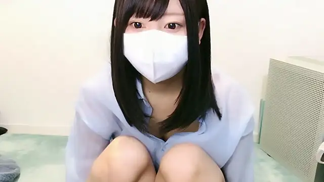 YUTSU KI online show from November 3, 2025, 3:19 am