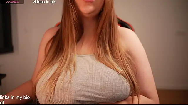 Vikky Love online show from December 29, 2024, 9:09 pm