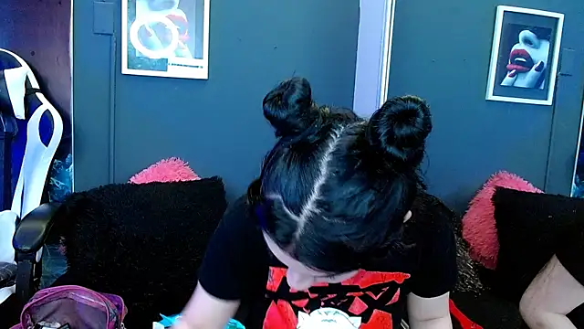 sophy rock online show from March 17, 2025, 1:39 pm