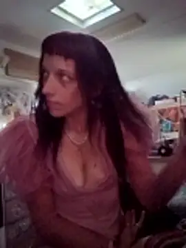 whitetrashdirtyslut online show from April 10, 2026, 1:49 pm