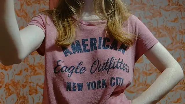 strawberrysmoothie online show from December 12, 2024, 4:37 am