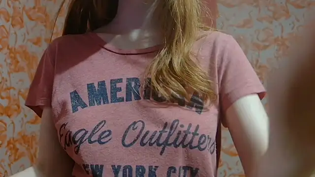 strawberrysmoothie online show from December 17, 2024, 6:02 am