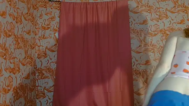 strawberrysmoothie online show from January 31, 2025, 1:11 am