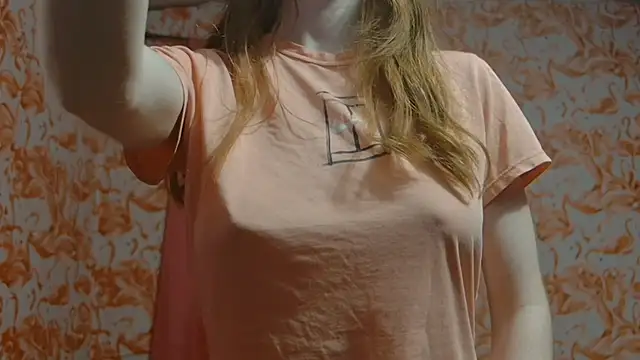 strawberrysmoothie online show from February 3, 2025, 5:29 am