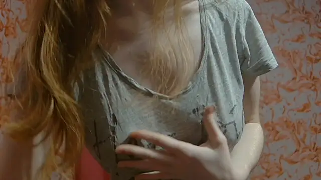 strawberrysmoothie online show from February 11, 2025, 3:18 am