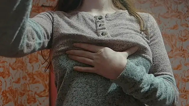 strawberrysmoothie online show from February 19, 2025, 5:05 am