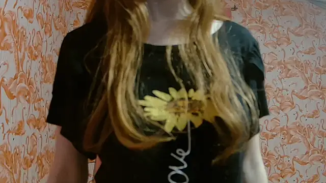 strawberrysmoothie online show from September 18, 2025, 2:35 am