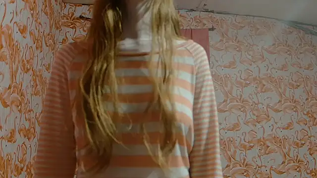 strawberrysmoothie online show from November 11, 2025, 10:43 pm