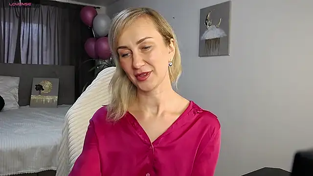 Vanessa Nowak online show from March 6, 2025, 7:36 am