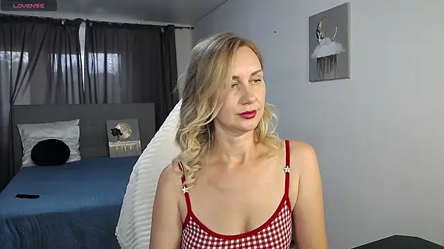 Snapshot of Vanessa_Nowak chatting on July 15, 2026, 2:00 pm Vanessa Nowak online show from July 15, 2026, 2:00 pm