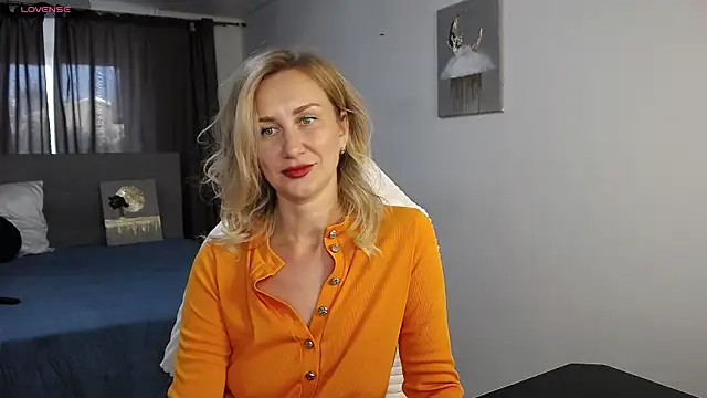 Snapshot of Vanessa_Nowak chatting on July 21, 2026, 2:52 pm Vanessa Nowak online show from July 21, 2026, 2:52 pm