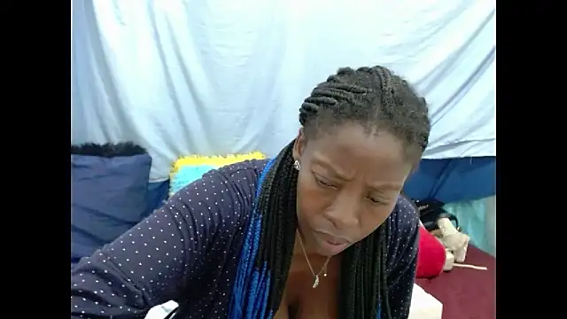 chocolatemix44 online show from April 17, 2026, 9:51 pm