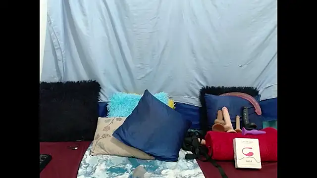 chocolatemix44 online show from April 19, 2026, 6:10 pm