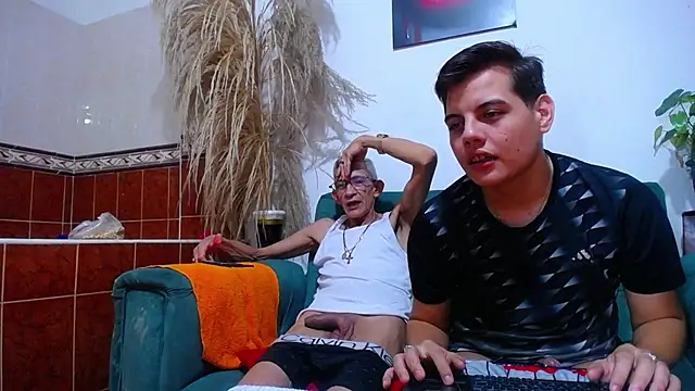 Leon hot X online show from February 6, 2025, 10:43 pm