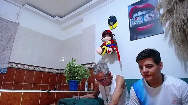 Leon hot X online show from February 18, 2025, 10:14 pm