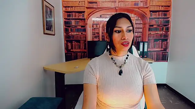 khiara moretti online show from January 7, 2025, 7:28 pm