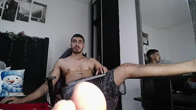 muscle ares online show from December 12, 2024, 3:48 pm