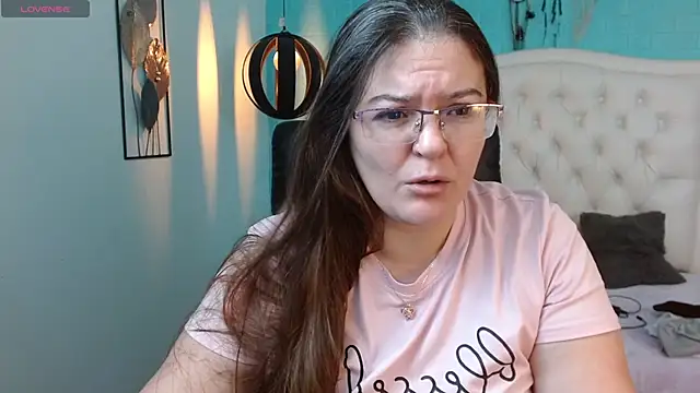 MsJossie online show from April 17, 2026, 3:31 am