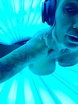 Ninasweden online show from March 15, 2025, 8:43 pm