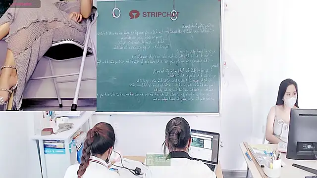 Snapshot of _Math_ chatting on December 19, 2024, 4:45 am Math online show from December 19, 2024, 4:45 am