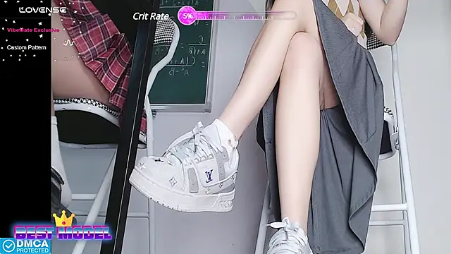 Snapshot of _Math_ chatting on February 7, 2025, 3:34 am Math online show from February 7, 2025, 3:34 am