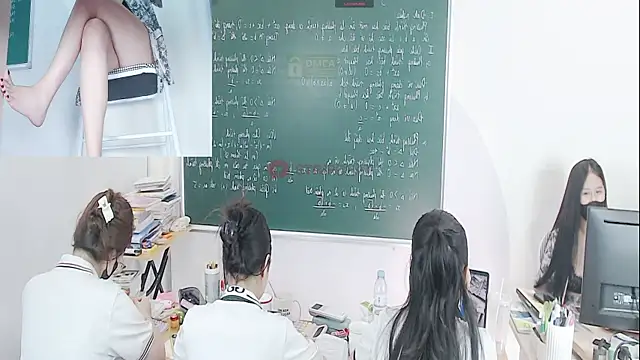 Snapshot of _Math_ chatting on September 12, 2025, 3:50 am Math online show from September 12, 2025, 3:50 am