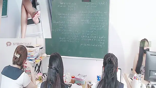 Snapshot of _Math_ chatting on September 13, 2025, 3:06 am Math online show from September 13, 2025, 3:06 am