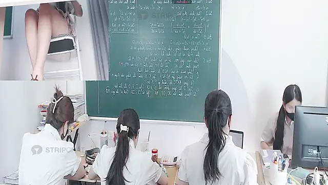 Snapshot of _Math_ chatting on September 16, 2025, 3:29 am Math online show from September 16, 2025, 3:29 am