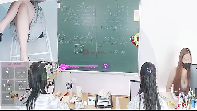 Snapshot of _Math_ chatting on November 3, 2025, 3:30 am Math online show from November 3, 2025, 3:30 am