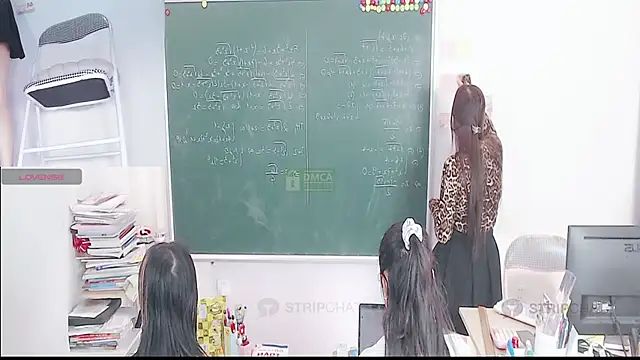 Snapshot of _Math_ chatting on November 17, 2025, 3:01 am Math online show from November 17, 2025, 3:01 am