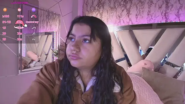 Miaa Smiith1 online show from December 14, 2024, 11:39 am