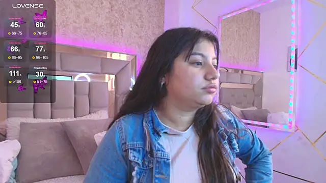 Miaa Smiith1 online show from January 7, 2025, 11:37 am