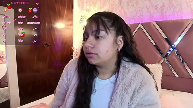 Miaa Smiith1 online show from January 28, 2025, 12:11 pm