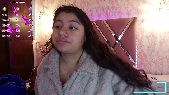 Miaa Smiith1 online show from March 10, 2025, 12:15 pm