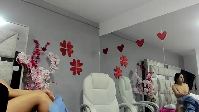 Sara Greey online show from February 15, 2025, 1:05 pm