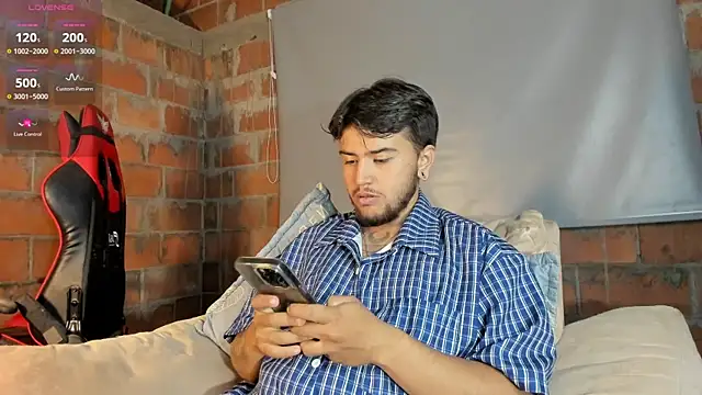 Snapshot of ftmphilip_ chatting on July 17, 2026, 12:39 am ftmphilip online show from July 17, 2026, 12:39 am
