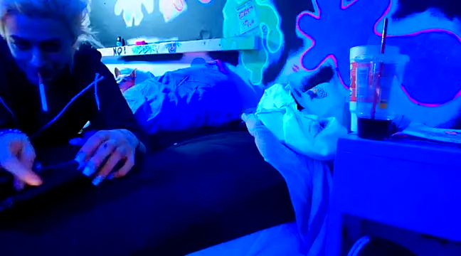 watermellonpussy online show from December 9, 2024, 4:12 am