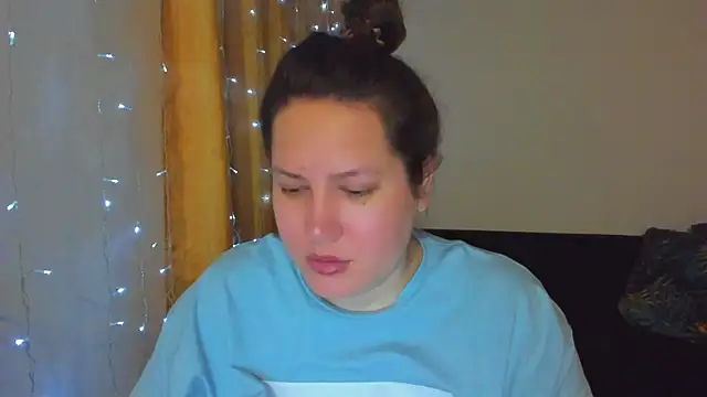  madalexa  online show from February 4, 2026, 9:42 pm