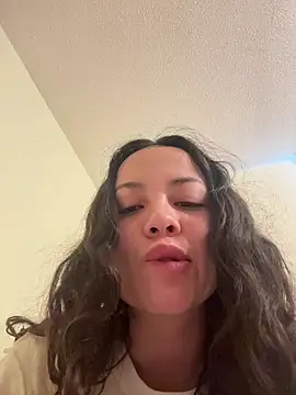 Megan Rodrigo online show from March 28, 2026, 12:49 pm